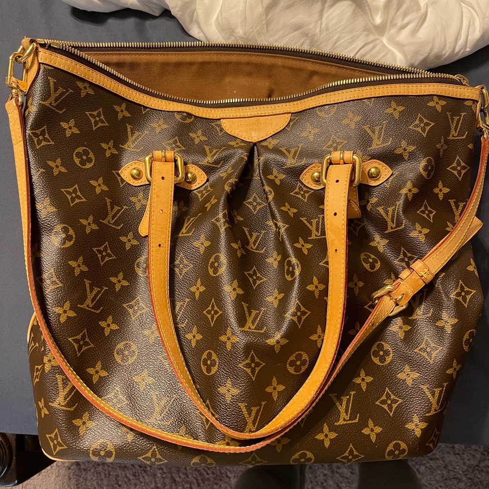 LOUIS VUITTON
Monogram Palermo GM